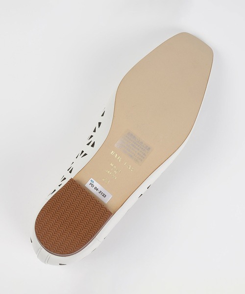 BARCLAY(バークレー)の「BARCLAY(バークレー)カットワークカッターパンプス(パンプス・レディース・ブラック/アイボリー/キャメル・22cm/24.5cm/23.5cm/23cm/22.5cm/24cm)」の14枚目の写真
