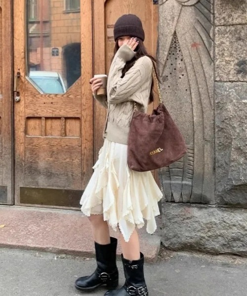 Ritzy（リッツィー）の「アシンメトリーミディスカート（スカート・レディース・ホワイト/ブラック・L/M）」の11枚目の写真