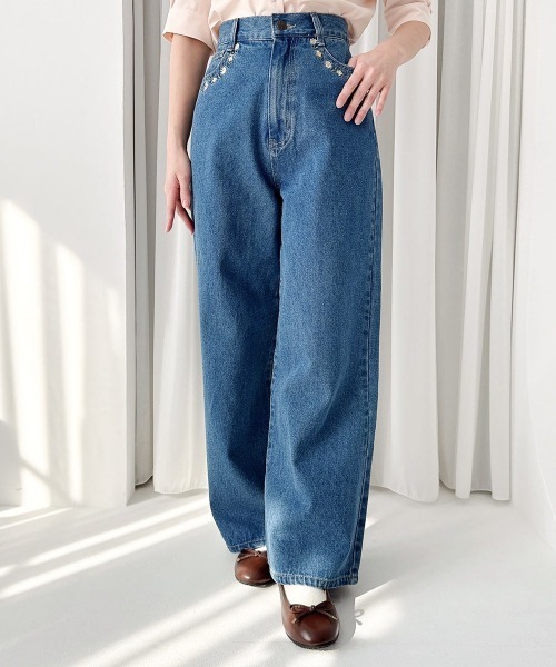 F i.n.t（フィント）の「ポケット小花刺繍デニムパンツ/fint フィント（デニムパンツ・レディース・ブルー/ライトブルー・0/1）」の9枚目の写真