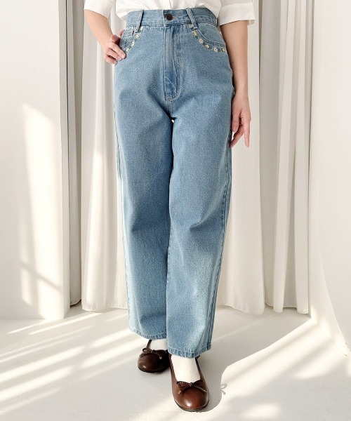 F i.n.t（フィント）の「ポケット小花刺繍デニムパンツ/fint フィント（デニムパンツ・レディース・ブルー/ライトブルー・0/1）」の3枚目の写真