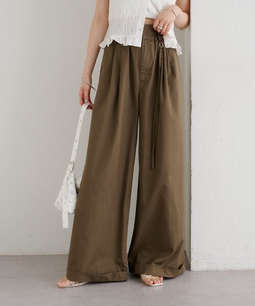 mystic(ミスティック)の「【新色BRN/3サイズ展開/タックデザイン】ワイドベルトタックパンツ(その他パンツ・レディース・ベージュ/オフホワイト/ブラック/ブラウン・1/2/0)」の11枚目の写真