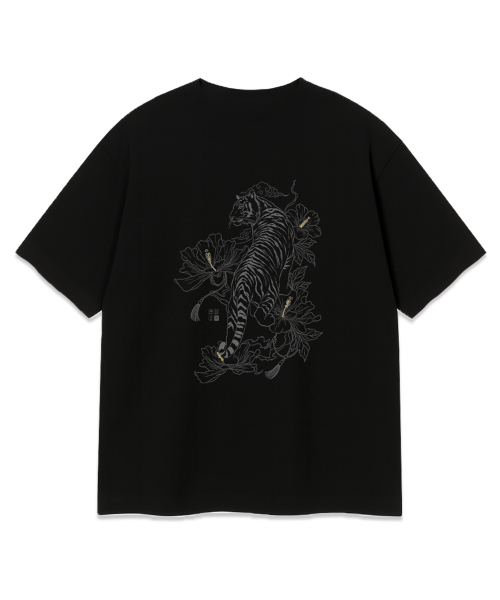 RANDOMOFF(ランダムオフ)の「NOBLE TIGER OVER FIT T-SHIRT (2color)(Tシャツ/カットソー・レディース・ブラック/ホワイト・SMALL/MEDIUM/LARGE/X-LARGE)」の5枚目の写真