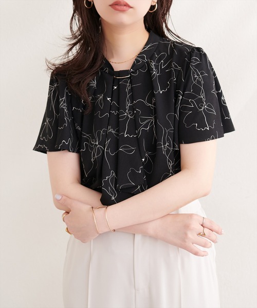 natural couture(ナチュラルクチュール)の「ゴールドバー付きボウタイブラウス(シャツ/ブラウス・レディース・その他2/その他1/ネイビー/ピンクベージュ/ブルー/グレー/オフホワイト/ドット・FREE)」の13枚目の写真