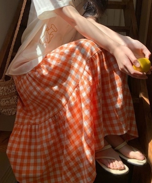 Sibra(シブラ)の「夏らしい彩りを纏う。カラーチェックティアードスカート(スカート・レディース・オレンジ/グリーン/イエロー・M)」の5枚目の写真