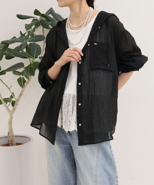 fredy emue（フレディエミュ）の「リネン混楊柳フーディシャツ（シャツ/ブラウス・レディース・ミント/ブラック/サックスブルー/オフホワイト・38）」の2枚目の写真