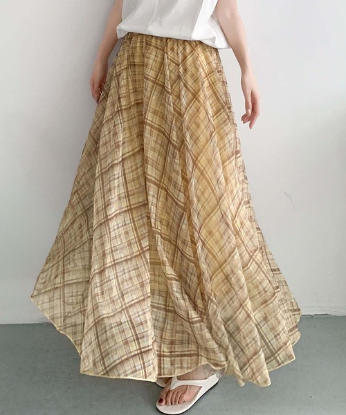 LOWO(ロワ)の「チェック柄シアーAラインフレアロングスカート(ウエストゴム)(スカート・レディース・グレー/ブラウン/ブルー/キャメル・FREE)」の4枚目の写真