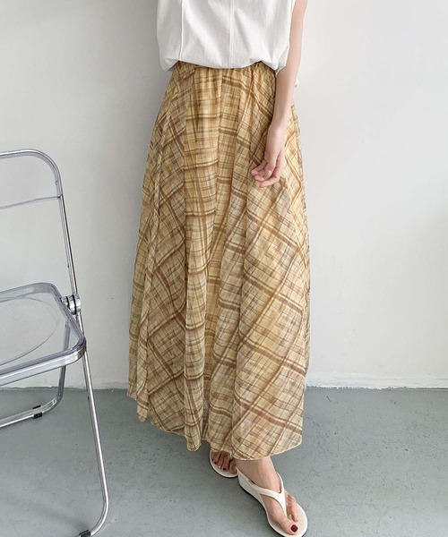 LOWO(ロワ)の「チェック柄シアーAラインフレアロングスカート(ウエストゴム)(スカート・レディース・グレー/ブラウン/ブルー/キャメル・FREE)」の9枚目の写真