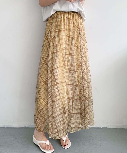 LOWO(ロワ)の「チェック柄シアーAラインフレアロングスカート(ウエストゴム)(スカート・レディース・グレー/ブラウン/ブルー/キャメル・FREE)」の11枚目の写真