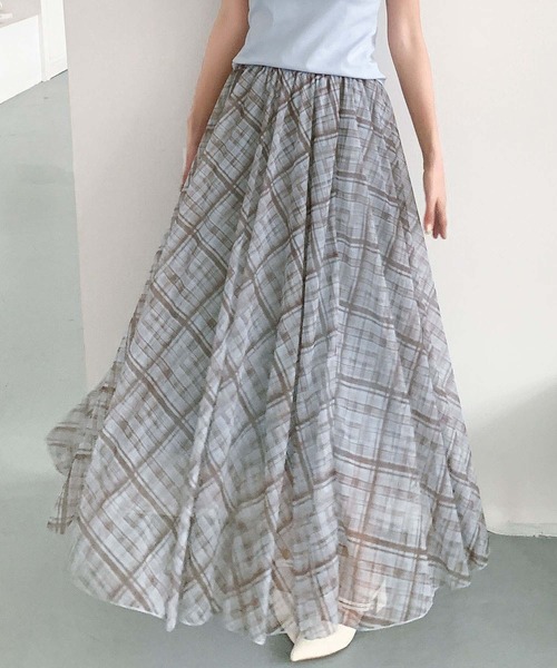LOWO(ロワ)の「チェック柄シアーAラインフレアロングスカート(ウエストゴム)(スカート・レディース・グレー/ブラウン/ブルー/キャメル・FREE)」の14枚目の写真