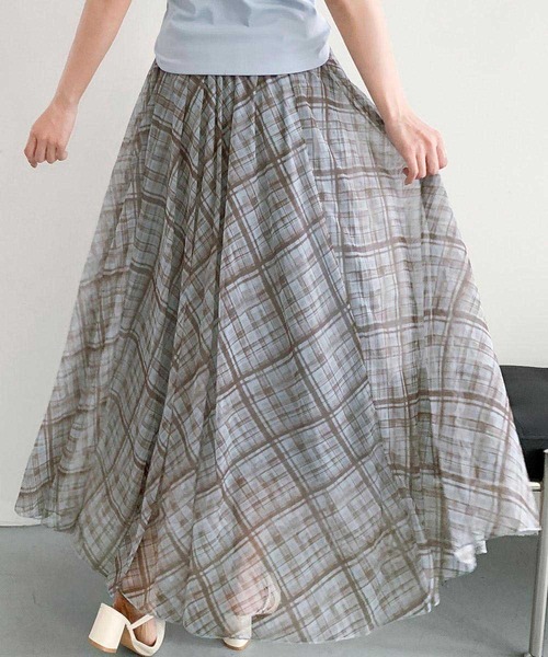LOWO(ロワ)の「チェック柄シアーAラインフレアロングスカート(ウエストゴム)(スカート・レディース・グレー/ブラウン/ブルー/キャメル・FREE)」の16枚目の写真