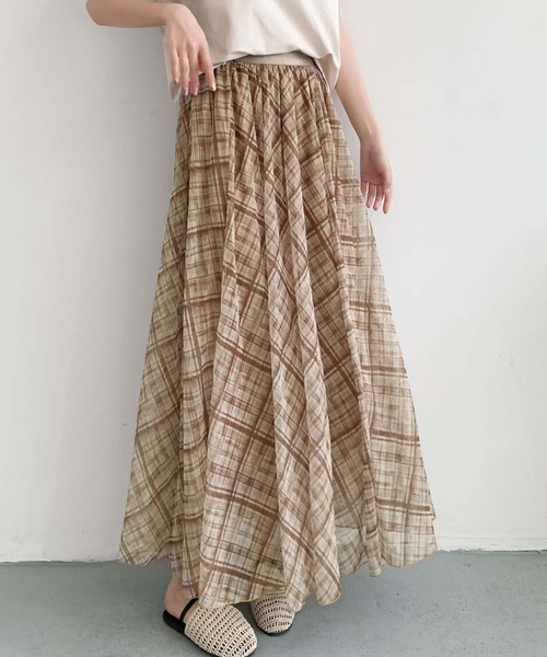 LOWO(ロワ)の「チェック柄シアーAラインフレアロングスカート(ウエストゴム)(スカート・レディース・グレー/ブラウン/ブルー/キャメル・FREE)」の17枚目の写真
