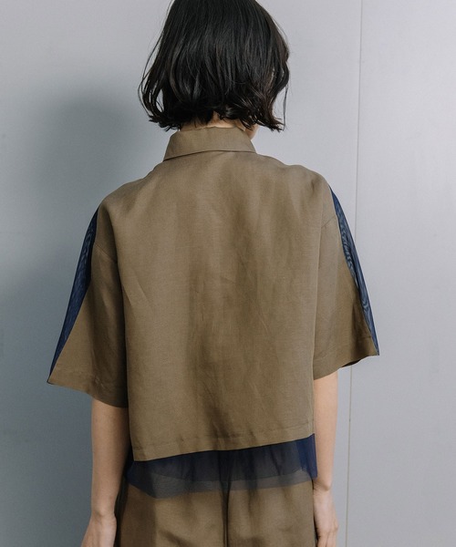 MARECHAL TERRE(マルシャルテル)の「レイヤードデザインシャツ(シャツ/ブラウス・レディース・カーキ/グレイッシュベージュ/ブラック/アイボリー・MEDIUM)」の6枚目の写真
