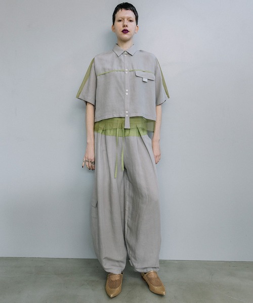 MARECHAL TERRE(マルシャルテル)の「レイヤードデザインシャツ(シャツ/ブラウス・レディース・カーキ/グレイッシュベージュ/ブラック/アイボリー・MEDIUM)」の13枚目の写真