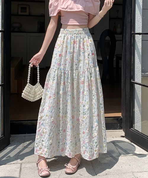 FAVORITO（ファヴォリート）の「立体感があるフラワースカート（スカート・レディース・ホワイト・XL/L/M/S）」の9枚目の写真