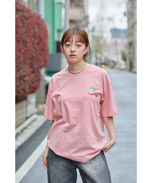 THE PLATINUM SELECT(ザ プラチナム セレクト)の「【ChupaChups/チュッパチャプス】グラフィックTシャツ ユニセックス/カジュアル/お菓子(Tシャツ/カットソー・レディース・ピンク系その他2/ブルー系その他/ホワイト系その他/ピンク/ホワイト/ブルー系その他2/ブラック系その他2/ピンク系その他/ブラック/ホワイト系その他2/ブラック系その他/ブルー・X-LARGE/LARGE/MEDIUM)」の10枚目の写真