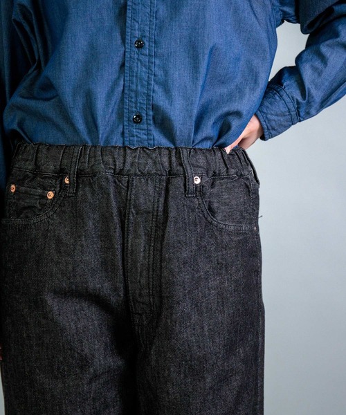 OMNIGOD（オムニゴッド）の「[OMNIGOD womens / オムニゴッド] 10ozブラックデニム 5Pイージールーズジーンズ（デニムパンツ・レディース・ブラック・2/3）」の13枚目の写真