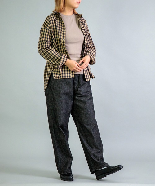 OMNIGOD（オムニゴッド）の「[OMNIGOD womens / オムニゴッド] 10ozブラックデニム 5Pイージールーズジーンズ（デニムパンツ・レディース・ブラック・2/3）」の4枚目の写真