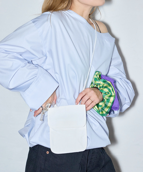 CITYSHOP(シティーショップ)の「COMING OF AGE TRAVEL SLING:ミニバッグ(クラッチバッグ・レディース・ホワイト・FREE)」の3枚目の写真