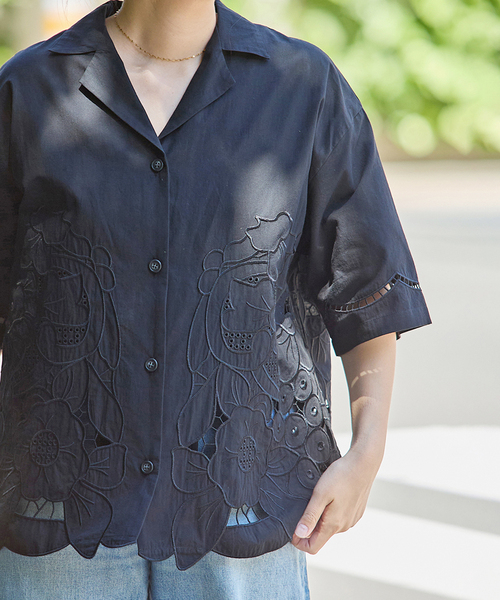 JOURNAL STANDARD（ジャーナルスタンダード）の「フラワーエンブロイダリースカラップ シャツ（シャツ/ブラウス・レディース・アイボリー/ブラック・FREE）」の20枚目の写真