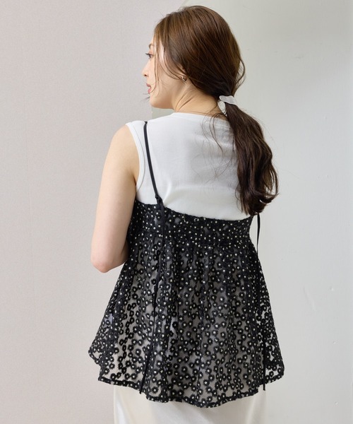 en CAnAF（エンカナフ）の「【華やかさをひとさじ】チュールフラワー刺繍キャミソールビスチェ（その他トップス・レディース・ブラック/オフホワイト・フリー）」の15枚目の写真