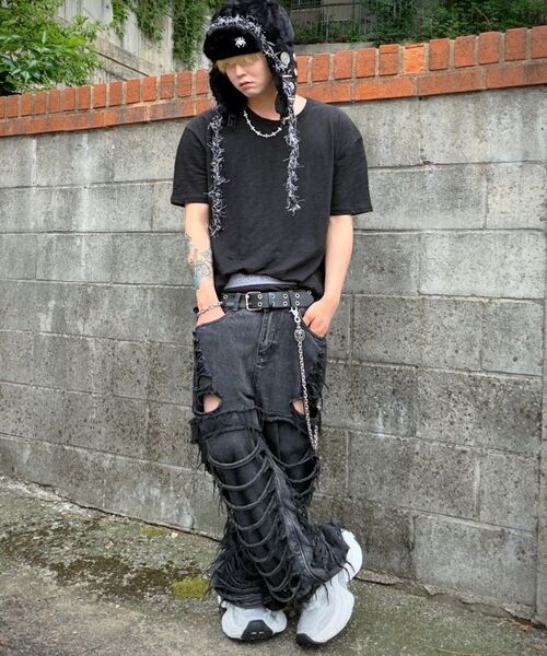 PRAIRIE(KR)(プレーリー)の「Uネックスラブ半袖Tシャツ (BLACK)(Tシャツ/カットソー・メンズ・ブラック・MEDIUM/LARGE)」の7枚目の写真