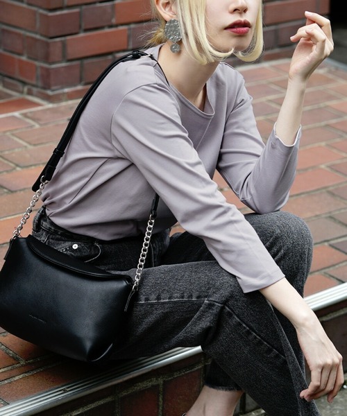 zootie（ズーティー）の「シルキースムースコットン Tシャツ［七分袖］（Tシャツ/カットソー・レディース・グレイッシュベージュ/ネイビー/ブラック/ライトグレー/オフホワイト/ミント/コーラル・LL/M/L）」の4枚目の写真