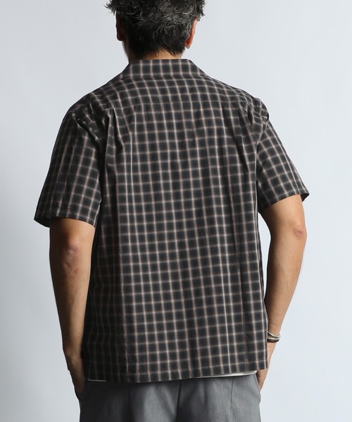 The DUFFER of ST.GEORGE(ザダファーオブセントジョージ)の「MINI OMBRE CHECK S/SL SHIRT:オンブレーミニチェック 半袖開襟シャツ / オープンカラー / 高密度ブロード / ボックスシルエット(シャツ/ブラウス・メンズ・ベージュ/ブラック・X-LARGE/LARGE/MEDIUM)」の8枚目の写真