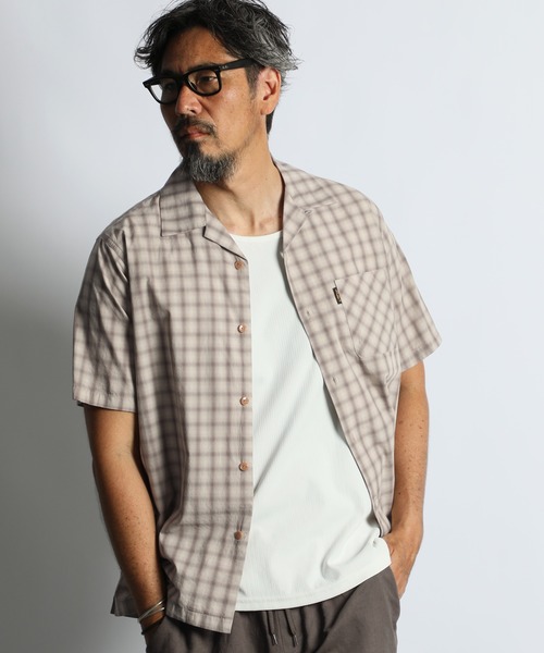 The DUFFER of ST.GEORGE(ザダファーオブセントジョージ)の「MINI OMBRE CHECK S/SL SHIRT:オンブレーミニチェック 半袖開襟シャツ / オープンカラー / 高密度ブロード / ボックスシルエット(シャツ/ブラウス・メンズ・ベージュ/ブラック・X-LARGE/LARGE/MEDIUM)」の5枚目の写真