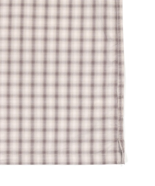 The DUFFER of ST.GEORGE(ザダファーオブセントジョージ)の「MINI OMBRE CHECK S/SL SHIRT:オンブレーミニチェック 半袖開襟シャツ / オープンカラー / 高密度ブロード / ボックスシルエット(シャツ/ブラウス・メンズ・ベージュ/ブラック・X-LARGE/LARGE/MEDIUM)」の13枚目の写真