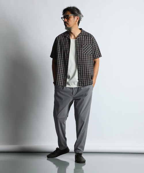 The DUFFER of ST.GEORGE(ザダファーオブセントジョージ)の「MINI OMBRE CHECK S/SL SHIRT:オンブレーミニチェック 半袖開襟シャツ / オープンカラー / 高密度ブロード / ボックスシルエット(シャツ/ブラウス・メンズ・ベージュ/ブラック・X-LARGE/LARGE/MEDIUM)」の4枚目の写真