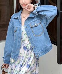 ゆったりシルエットのデニムジャケット