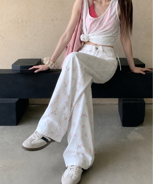 SHEENA（シーナ）の「26ss 花柄ハイウエストワイドデニムパンツ（デニムパンツ・レディース・ホワイト・L/M/S）」の3枚目の写真