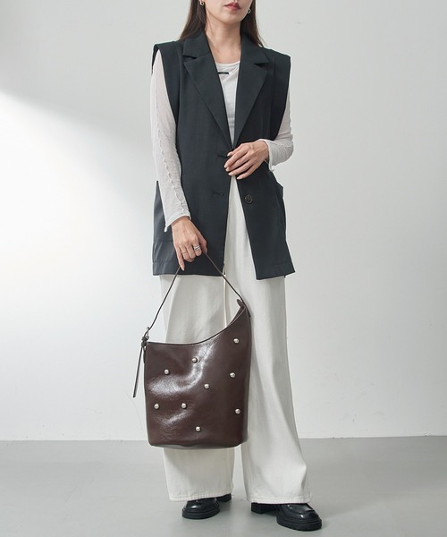 MAGASIN DE MODE Chou Chou(マガジンデモードシュシュ)の「【MAGASIN DE MODE Chou Chou】スタッズワンハンドルバッグ SNBD(ハンドバッグ・レディース・バーガンディー/ブラウン/ブラック・FREE)」の18枚目の写真