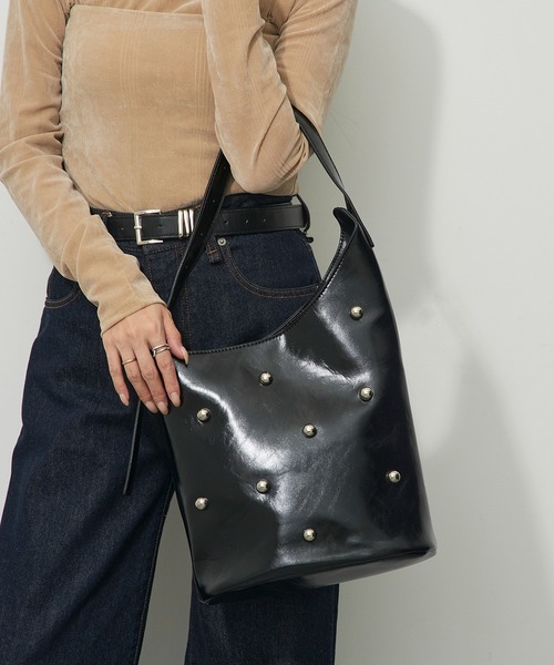 MAGASIN DE MODE Chou Chou(マガジンデモードシュシュ)の「【MAGASIN DE MODE Chou Chou】スタッズワンハンドルバッグ SNBD(ハンドバッグ・レディース・バーガンディー/ブラウン/ブラック・FREE)」の5枚目の写真