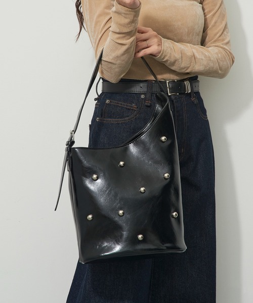 MAGASIN DE MODE Chou Chou(マガジンデモードシュシュ)の「【MAGASIN DE MODE Chou Chou】スタッズワンハンドルバッグ SNBD(ハンドバッグ・レディース・バーガンディー/ブラウン/ブラック・FREE)」の6枚目の写真