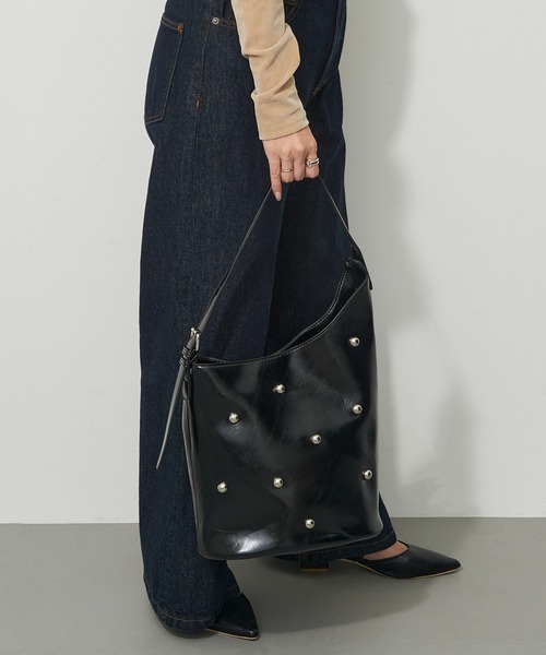 MAGASIN DE MODE Chou Chou(マガジンデモードシュシュ)の「【MAGASIN DE MODE Chou Chou】スタッズワンハンドルバッグ SNBD(ハンドバッグ・レディース・バーガンディー/ブラウン/ブラック・FREE)」の7枚目の写真