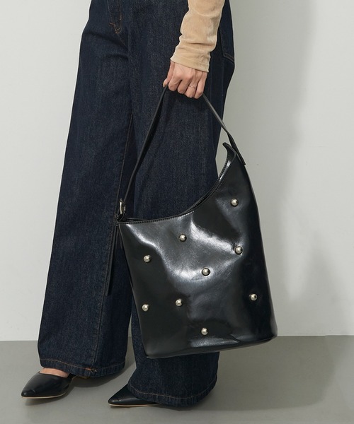 MAGASIN DE MODE Chou Chou(マガジンデモードシュシュ)の「【MAGASIN DE MODE Chou Chou】スタッズワンハンドルバッグ SNBD(ハンドバッグ・レディース・バーガンディー/ブラウン/ブラック・FREE)」の8枚目の写真