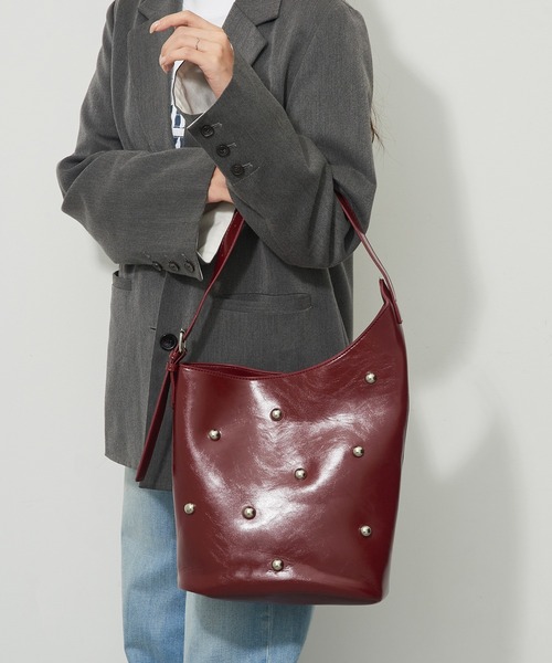 MAGASIN DE MODE Chou Chou(マガジンデモードシュシュ)の「【MAGASIN DE MODE Chou Chou】スタッズワンハンドルバッグ SNBD(ハンドバッグ・レディース・バーガンディー/ブラウン/ブラック・FREE)」の22枚目の写真