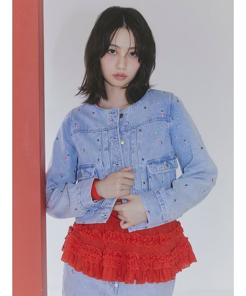 FURFUR(ファーファー)の「フラワー刺繍ノーカラージャケット(ノーカラージャケット・レディース・ブラック/キャメル/サックスブルー・F)」の2枚目の写真