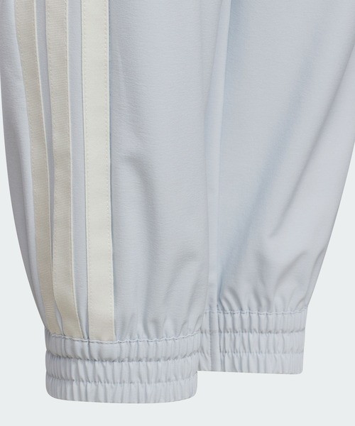 adidas(アディダス)の「キッズ用 ライト ウーブン テーパード アンクル丈 パンツ / アディダス adidas(スウェットパンツ・キッズ・ブルー・130/140/150/160)」の4枚目の写真