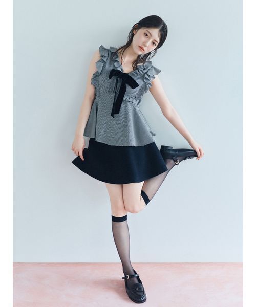SNIDEL(スナイデル)の「【WEB限定カラーあり】フリルボウタイノースリブラウス(シャツ/ブラウス・レディース・ホワイト/ブルー/チェック/ピンク・F)」の7枚目の写真