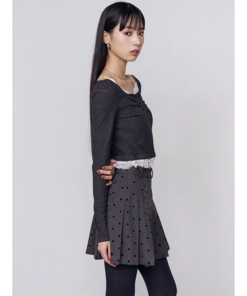 EMODA(エモダ)の「ヴィンテージライクプリーツスカート(スカート・レディース・ブラック/グレー/ベージュ・SMALL/MEDIUM)」の6枚目の写真