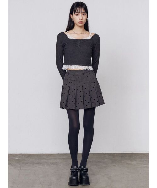 EMODA(エモダ)の「ヴィンテージライクプリーツスカート(スカート・レディース・ブラック/グレー/ベージュ・SMALL/MEDIUM)」の7枚目の写真