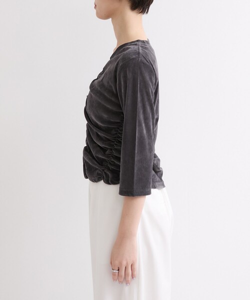le cercle ADAM ET ROPE'(ルセルクルアダムエロペ)の「シアーベロアギャザートップス(Tシャツ/カットソー・レディース・ダークブラウン/チャコールグレー・FREE)」の15枚目の写真