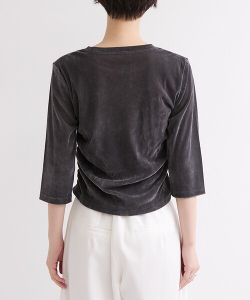 le cercle ADAM ET ROPE'(ルセルクルアダムエロペ)の「シアーベロアギャザートップス(Tシャツ/カットソー・レディース・ダークブラウン/チャコールグレー・FREE)」の4枚目の写真
