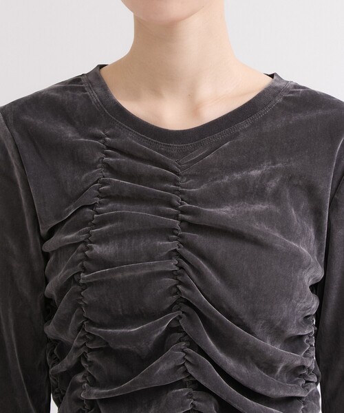 le cercle ADAM ET ROPE'(ルセルクルアダムエロペ)の「シアーベロアギャザートップス(Tシャツ/カットソー・レディース・ダークブラウン/チャコールグレー・FREE)」の5枚目の写真