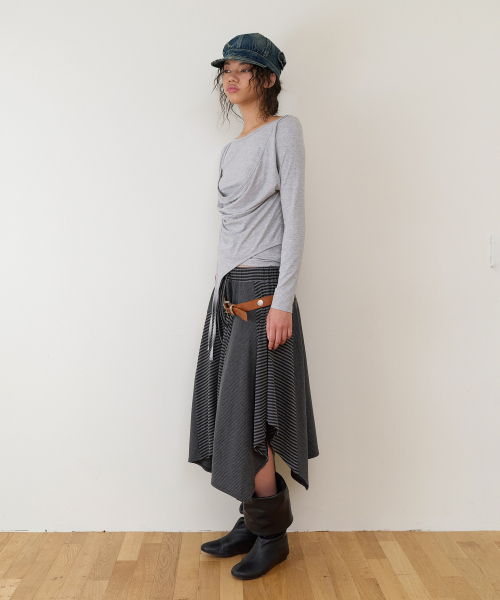THEVINYLHOUSE(ザバイニルハウス)の「DRAPED LAYERED LS TEE(W) GREY(Tシャツ/カットソー・レディース・その他・FREE)」の5枚目の写真