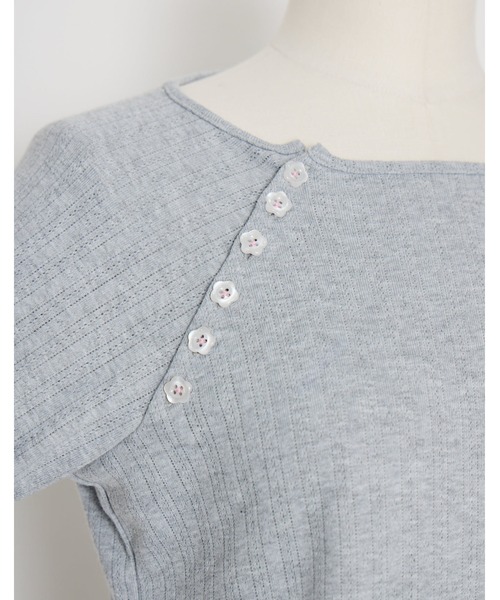 Lolime by mellfy memory(ロリミー バイ メルフィーメモリー)の「shoulder button eyelet top(Tシャツ/カットソー・レディース・グレー/ピンク・LL/M)」の4枚目の写真