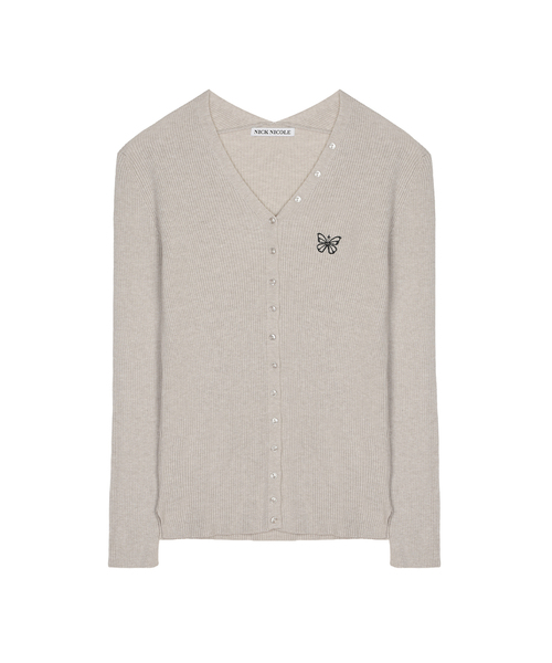 NICK&NICOLE(ニックアンドニコール)の「BUTTERFLY BUTTON スリムニットカーディガン_サンドグレー(カーディガン/ボレロ・レディース・オートミール・FREE)」の1枚目の写真