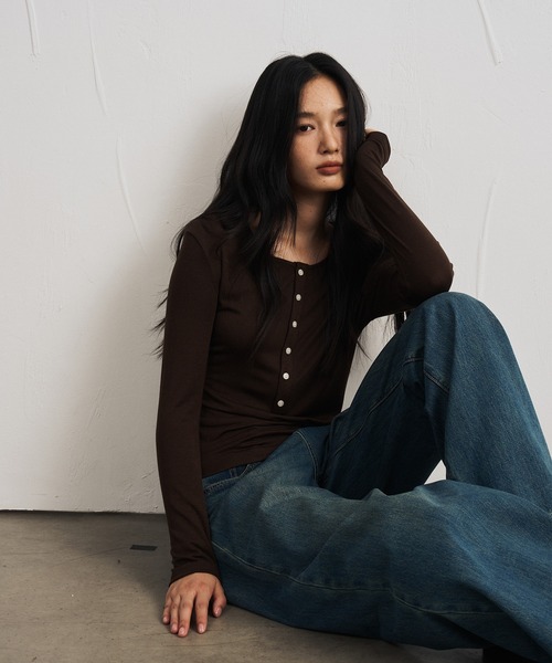 JOCOSA(ジョコサ)の「ウール混 ヘンリーネックトップス(Tシャツ/カットソー・レディース・ブルー/ブラウン/ブラック/アイボリー/グレー/アイボリー系1/グレー系その他・M/L)」の13枚目の写真